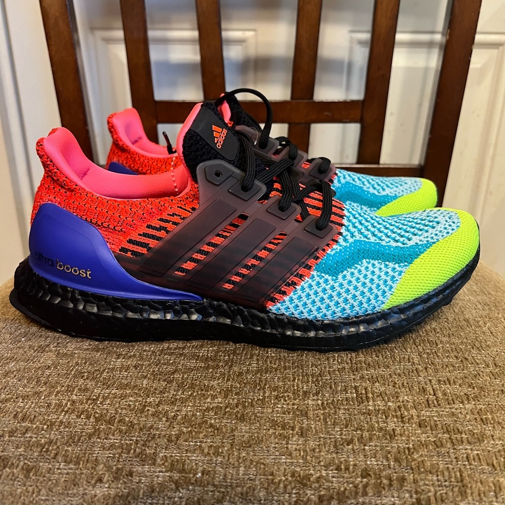 Brand New men’s adidas ultra boost DNA what the size 8.5